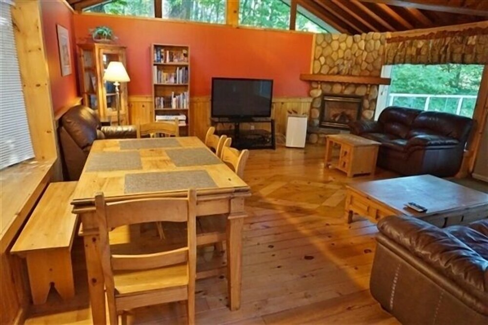 462 Paudash Lake 4 Bedroom Cottage