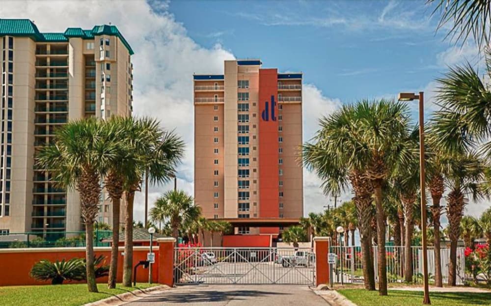 Destin Towers by Holiday Isle