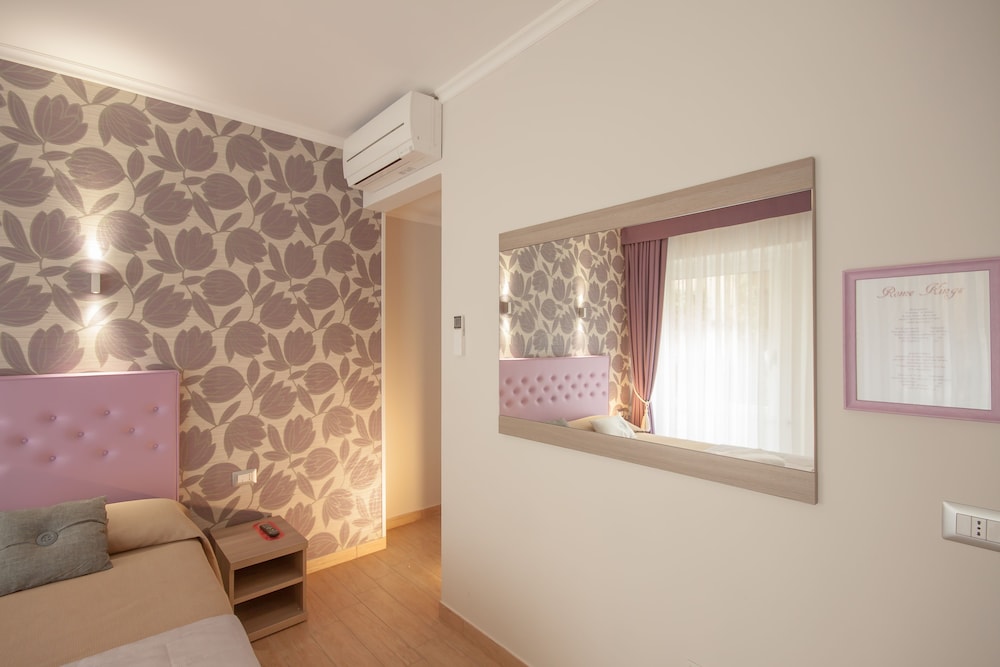 Rome King Suite