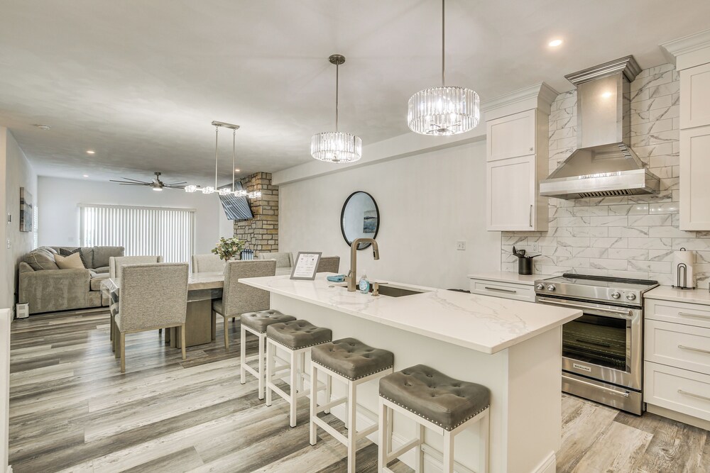 Walk to Mississippi River: Grafton Townhome!