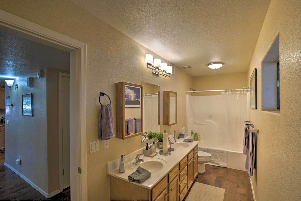 Forest-view Retreat in Payson, Close to Hiking! view 4