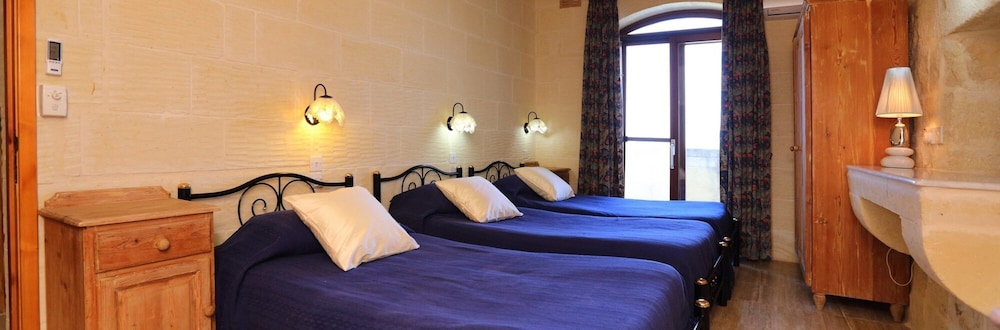 Villa Savona 3 Bedroom Villa With Private Pool view 4