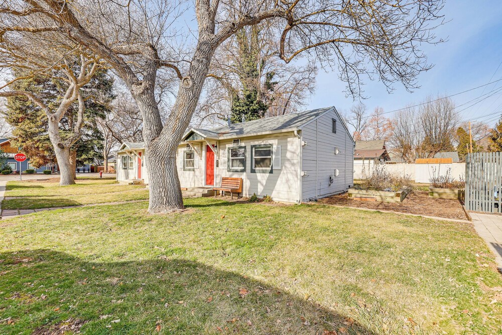 1 Mi to Camels Back Park: Boise Studio w/ Patio!