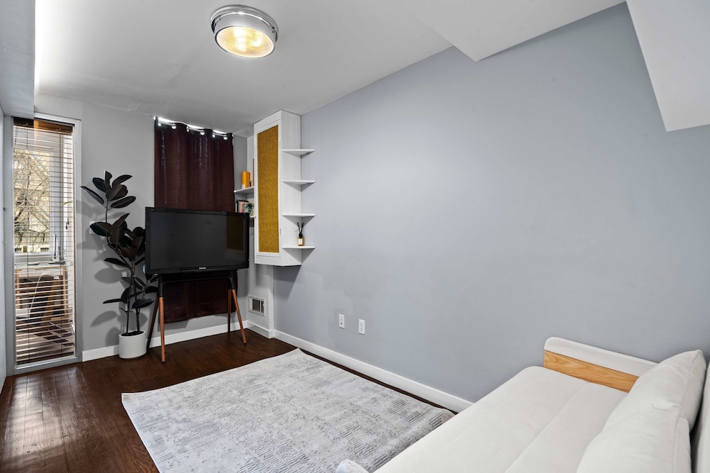 Dekalb by Rove Travel Duplex Loft w Terrace