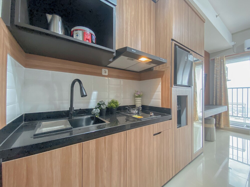 Modern Scandinavian Studio At Lrt City Sentul - Royal Sentul Park Apartment