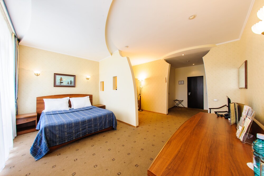 Almaz Hotel