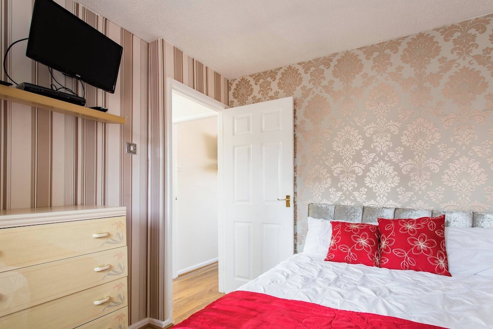 2 Bedroom Holiday Home Eith 3 Beds & Sofa Bed Near Manchester City Stadium