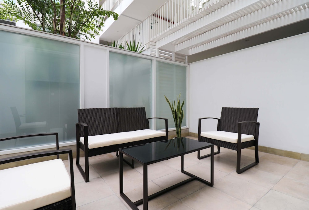w Stunning 1BR Near Malecon in Barranco