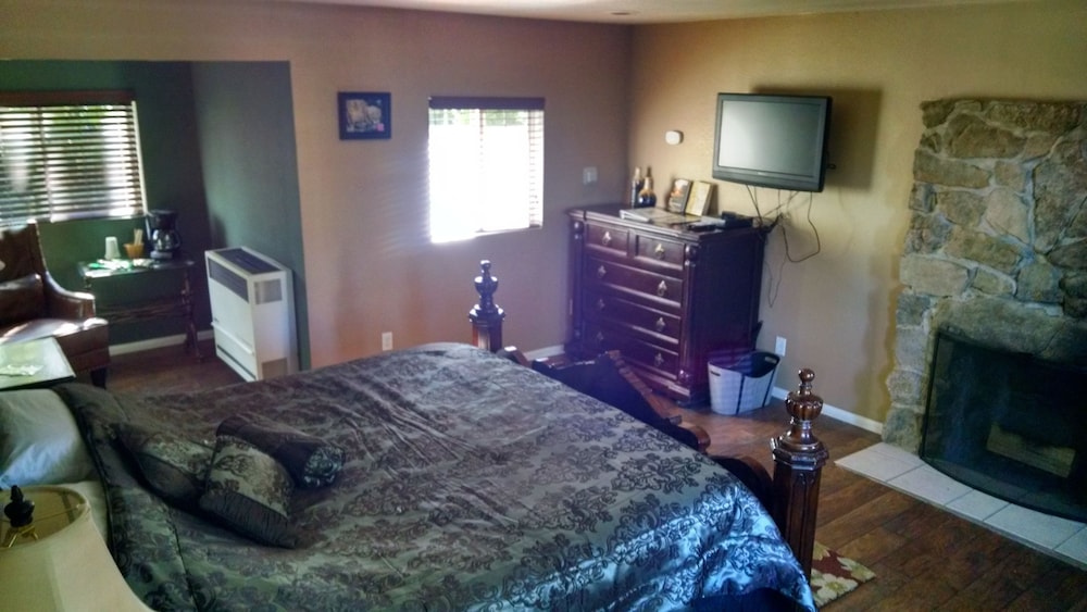 Antlers Inn