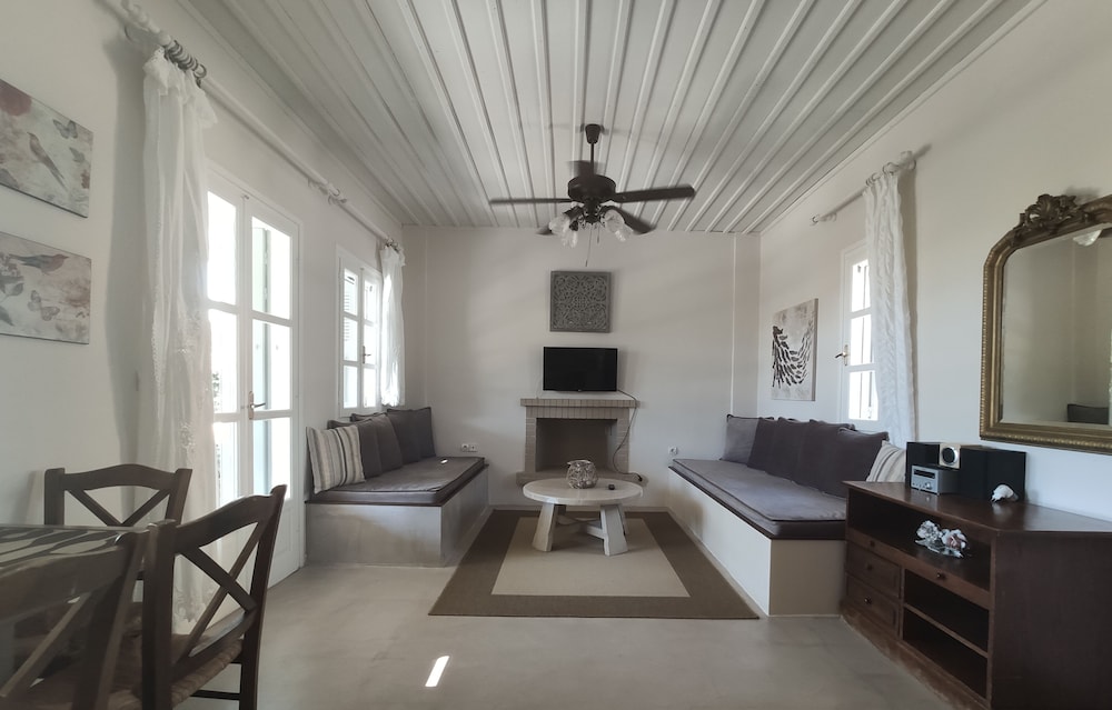 Porto Koundouros Beach and Villas