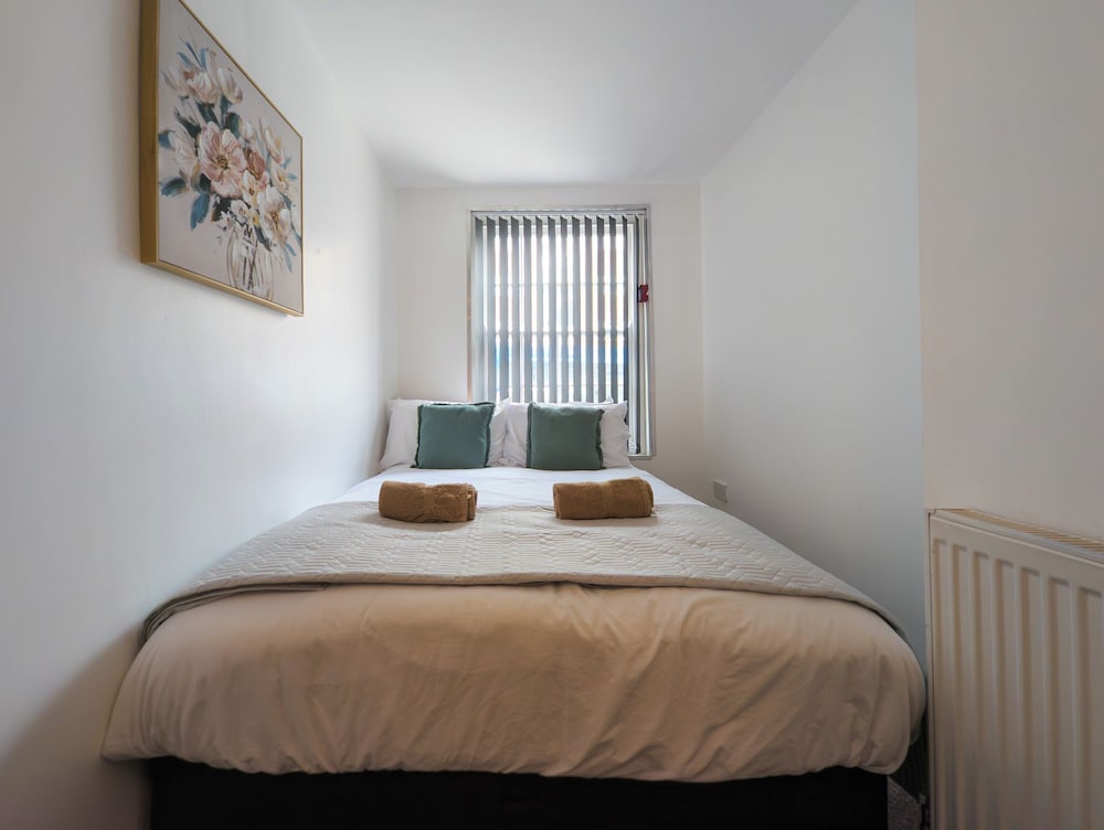 Casa Botique - Close To Gunwharf