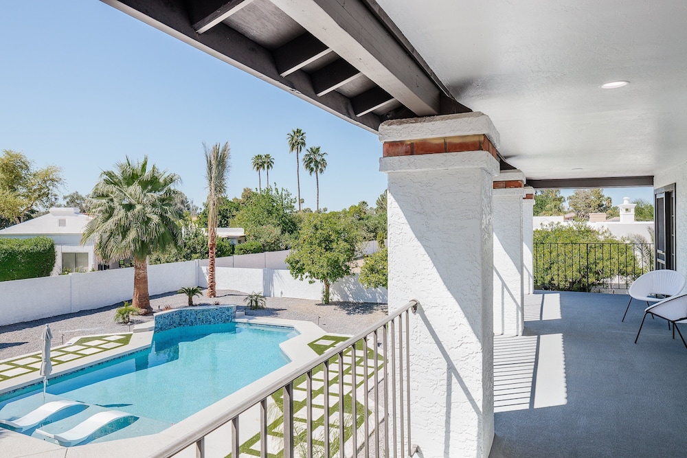 Luxe-paradise Palace-pool-spa-guest House & More!