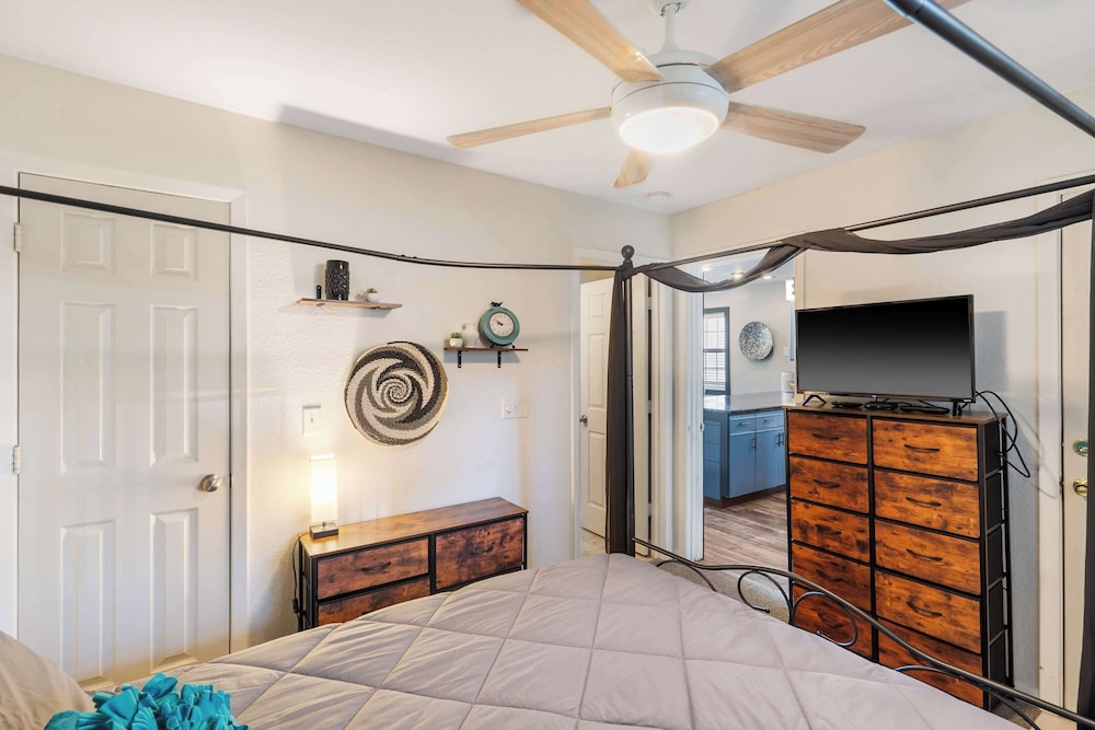 Peaceful Resort Condo Holiday Home for 6