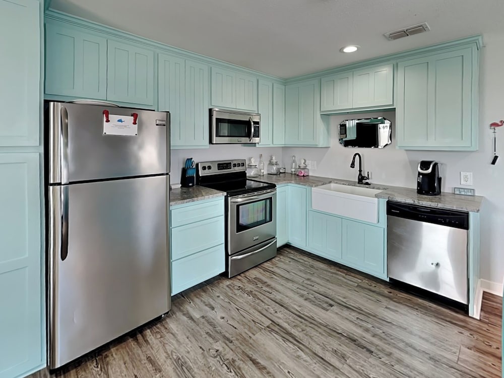 Aransas Bay Getaway by Miss Kitty’s
