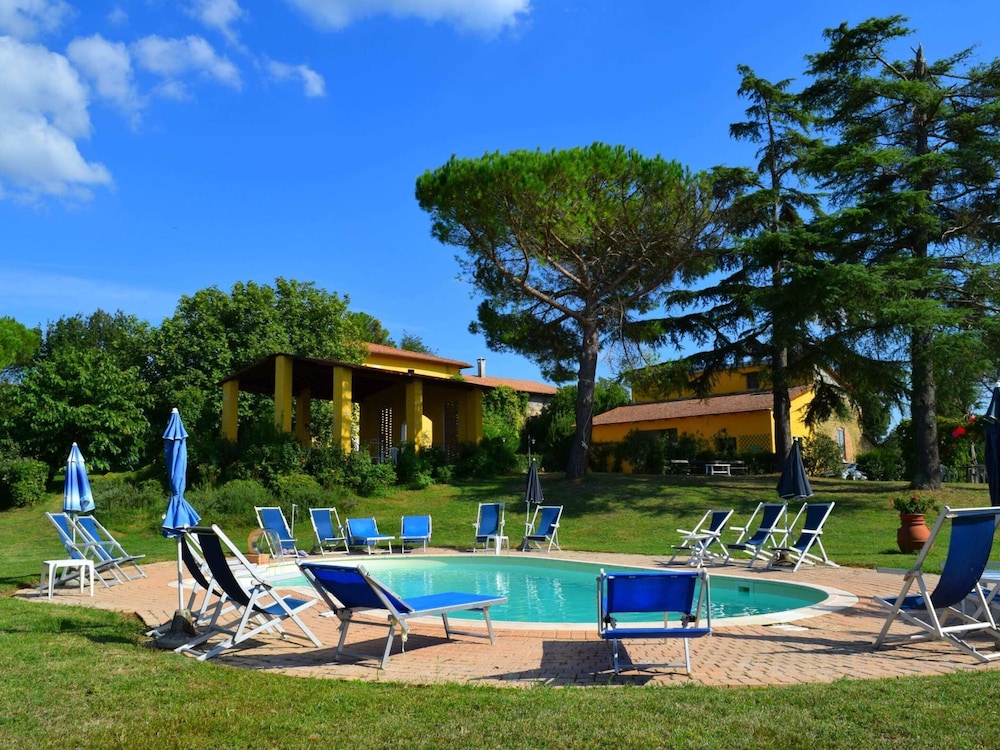Farmhouse in Vinci With Pool & Vineyards view 2