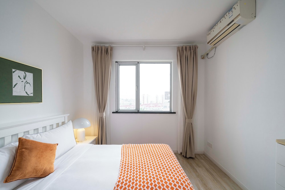 Tyms Tianshan 4BR 2BA APT Residence