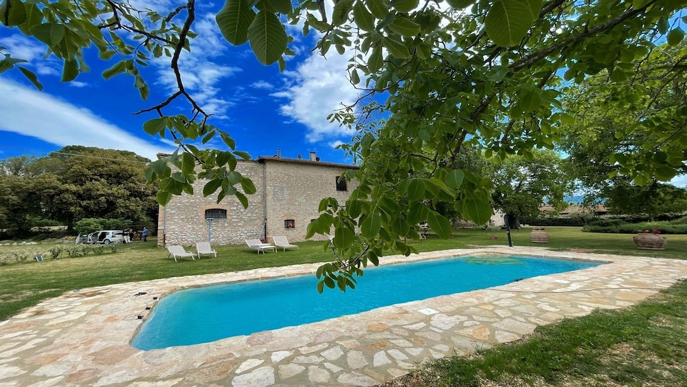 Beautiful Exclusive Pool Villa - Close to Spoleto bar Shops, Restaurants - Property Image 85
