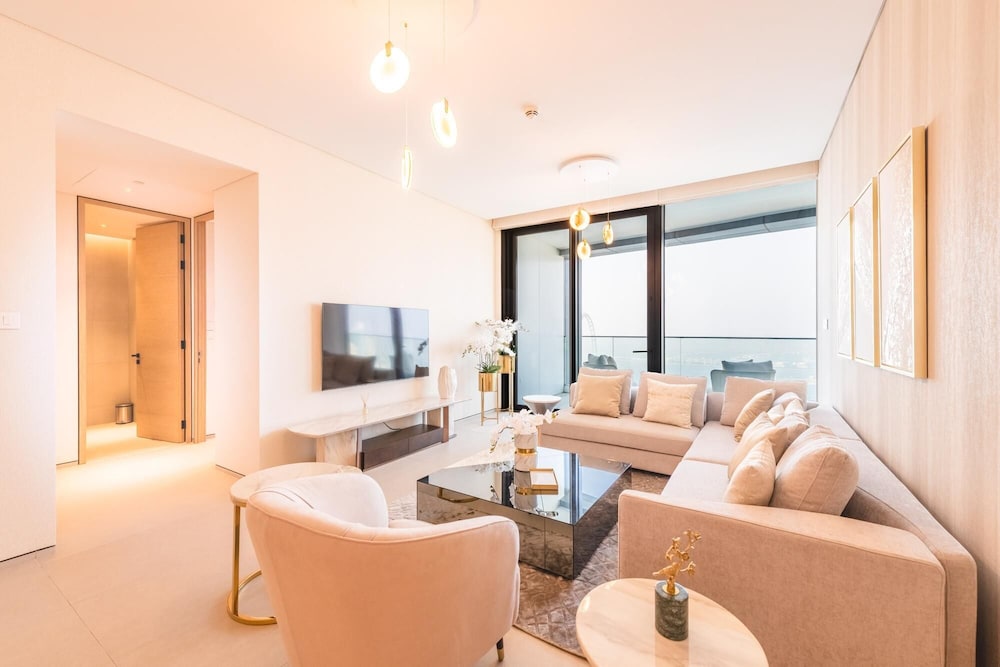 Sea View Urban Retreat in Address JBR