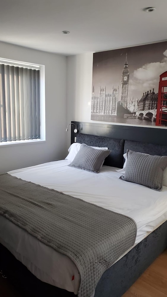 Leicester Vacations - The Bell Gate House - Property Image 38