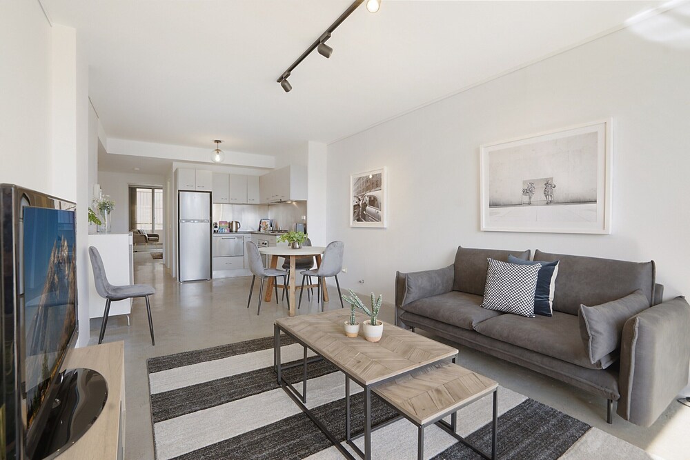 Central 1-bedroom Apartment With City Views