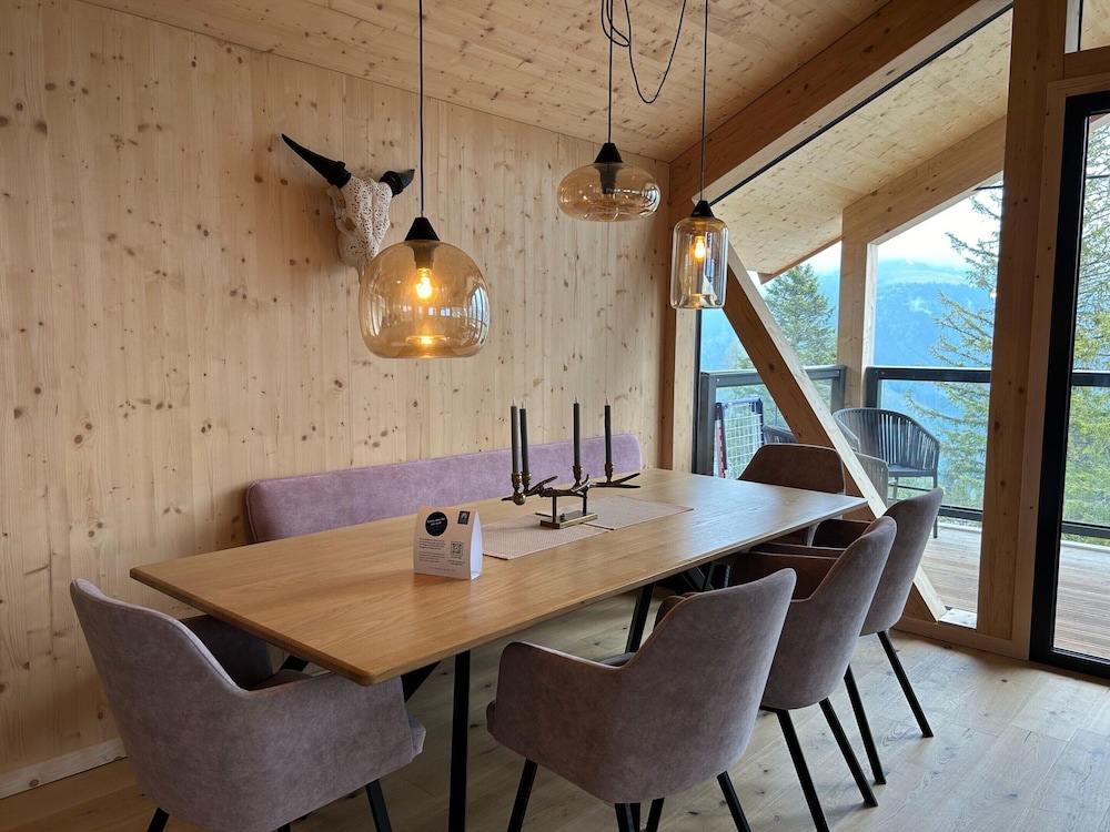 Beautiful Chalet With Balcony