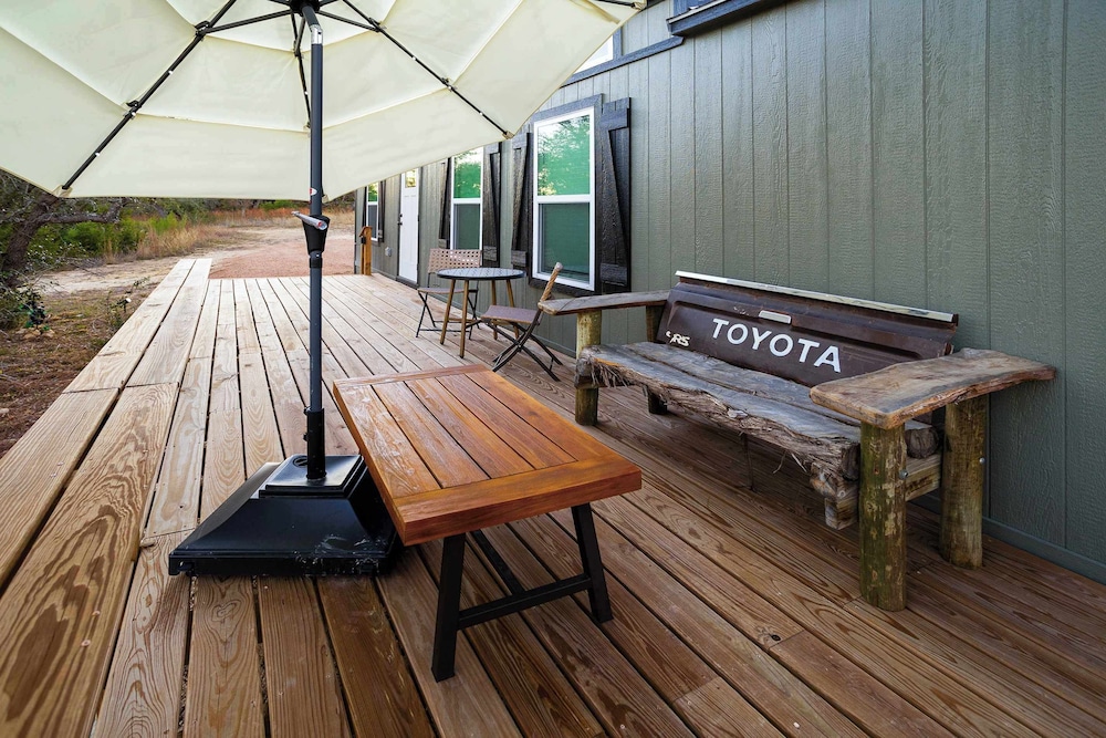 Bison View Secluded Cabin for 6 w/ Hot Tub on Wildlife Sanctuary