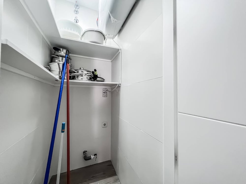 Cd-1382 Two Bedroom Apartment With Terrace