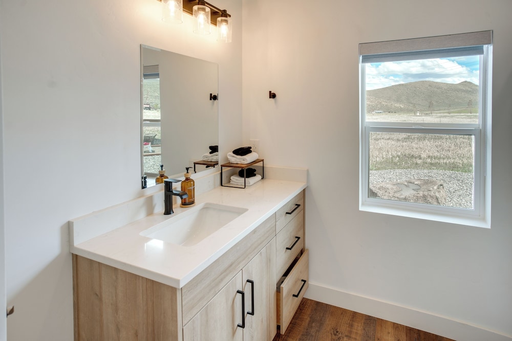 3 Mi to Bear Lake: Home w/ Hot Tub & Huge Patio!