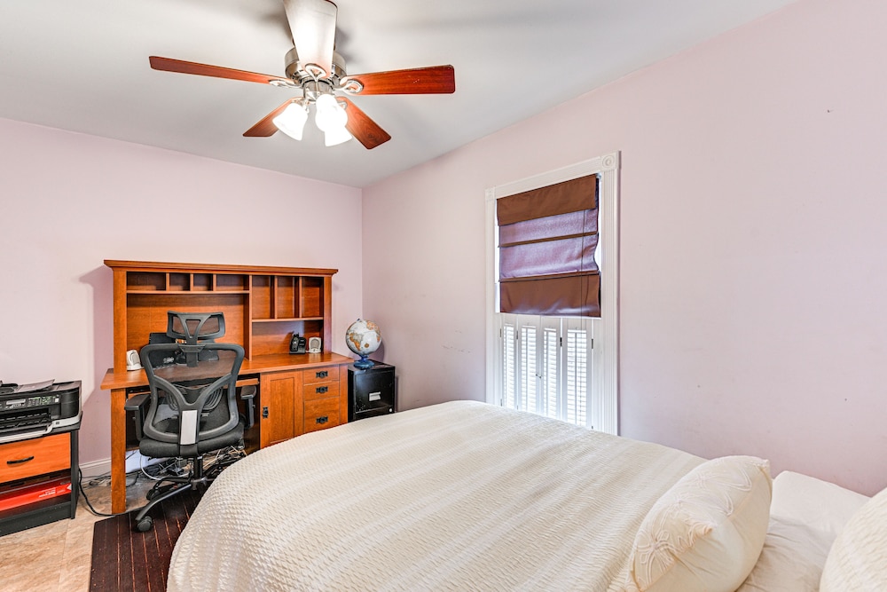 New York Escape Near Times Square & Central Park! view 3