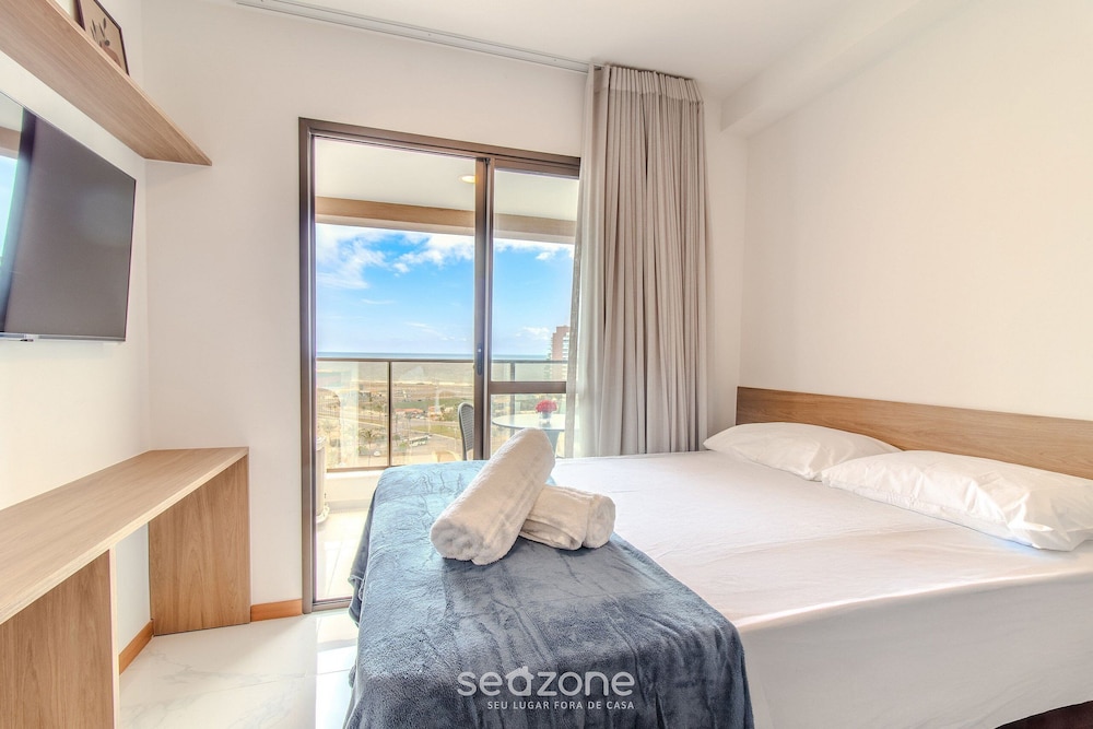 SMT - Building 750m From the Beach in Salvador
