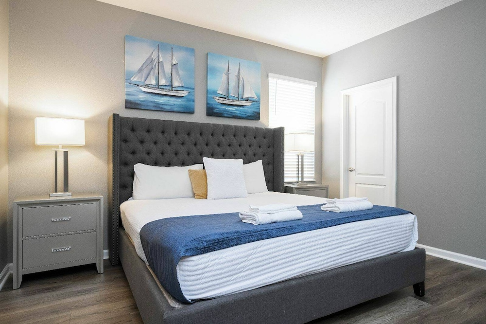 Solterra 12bd 11 5bat Sleeps24 Disney Pool Spa
