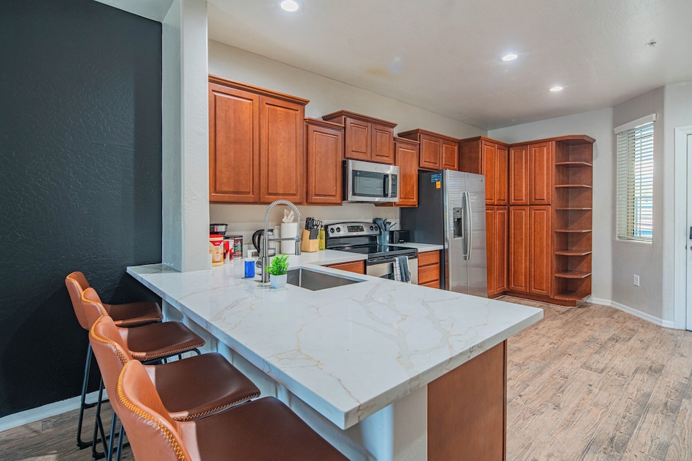 ROVE LIVING/KL - The Fredrick Tempe