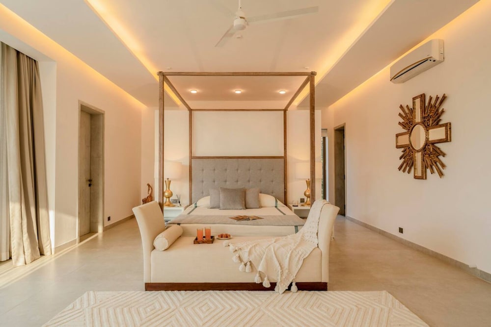 Lux 4bhk w Elevated Pool 3km to Beach Lazy Duck