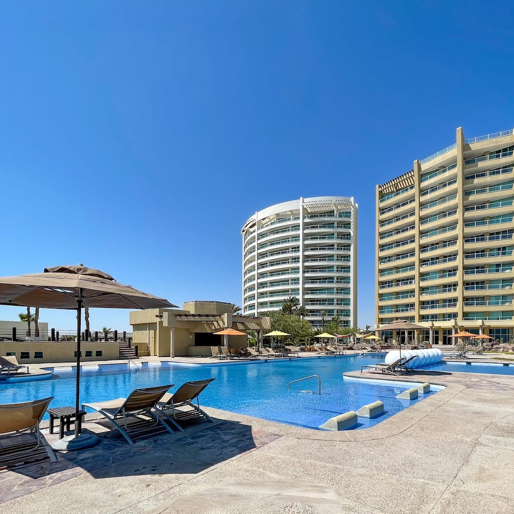 Splash Into Style Ground Floor Poolside Condo
