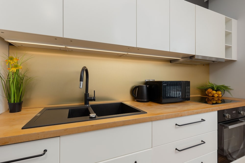 Gentle Apartment in Warsaw by Renters view 4