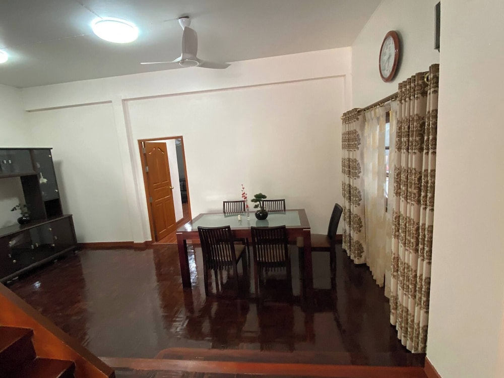 Beautiful 2 Story Newly Renovated Bungalow House