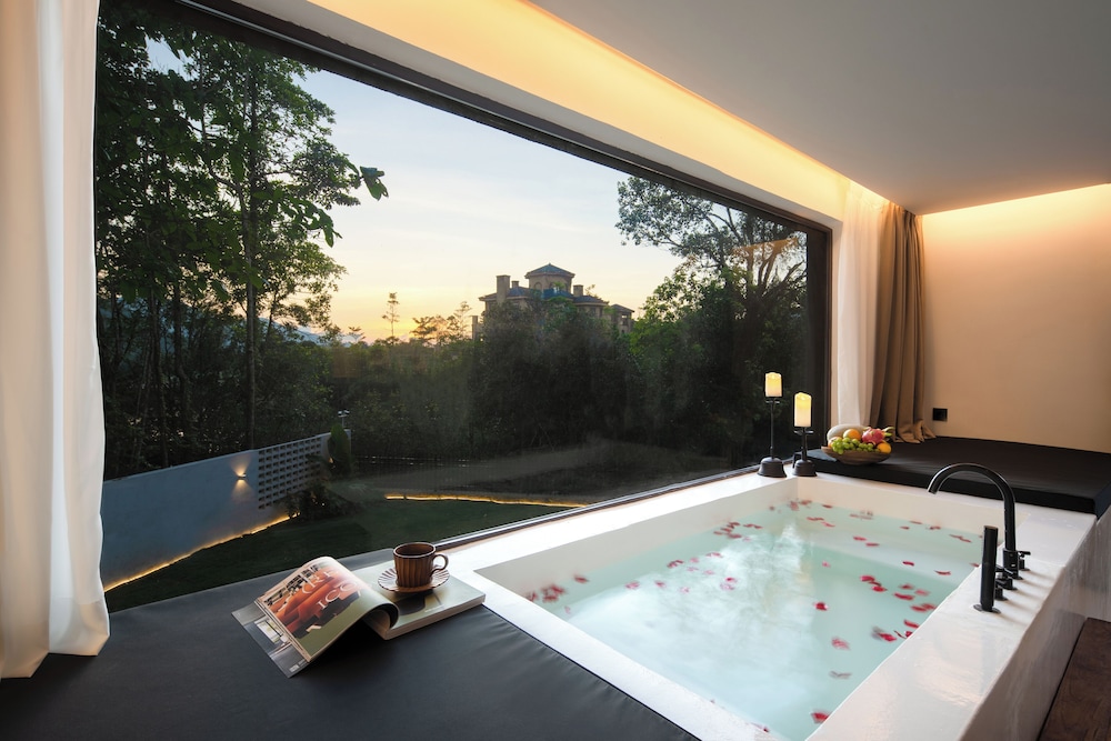 Miyue Shenzhen Tianlu Secret Wild Wizard Holiday Hotel