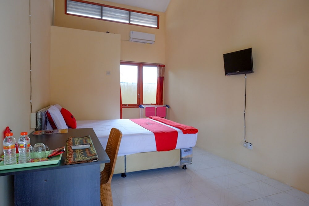 RedDoorz Syariah near Alun Alun Purwokerto view 5