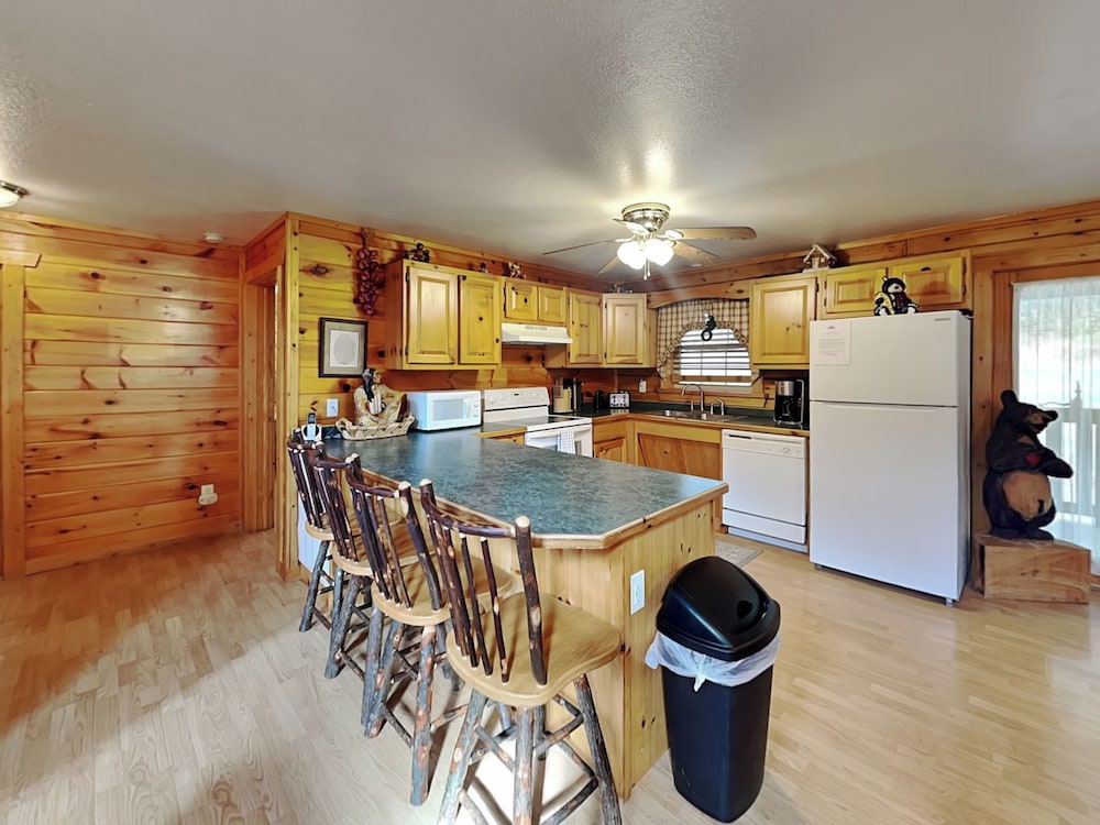 Zen Bear's Den by Jackson Mountain Rentals