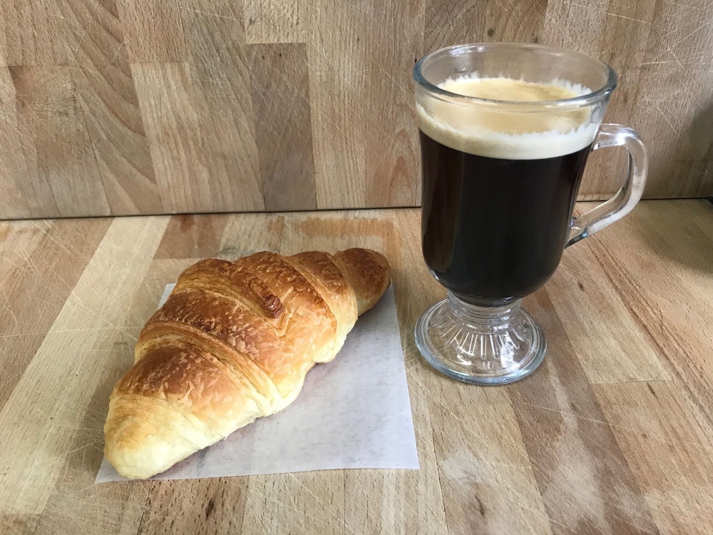 Auberge Le Sunshine - Café-bistro