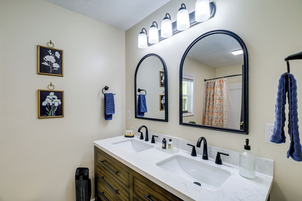 Creekside Retreat w/ Mtn Views in Lambsburg!