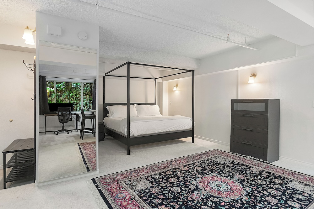 Starlit Cozy Studio with Roof Decks