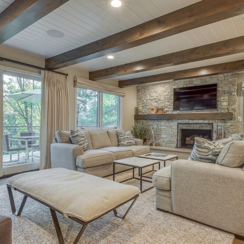 Lake Front Modern Luxury