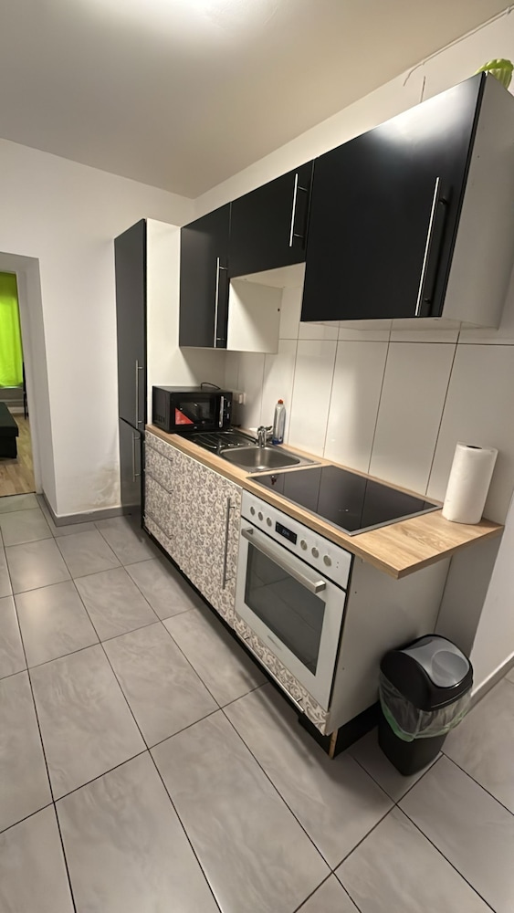 Beautiful 1BR Apartment Near Prater Park