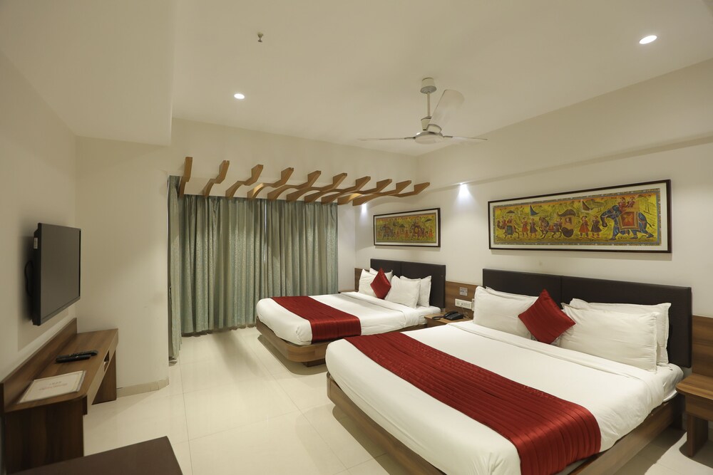 Hotel Shreeji Vatika-Airport Road
