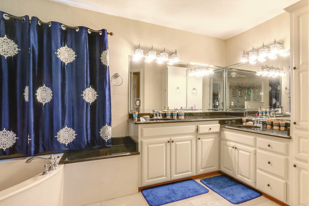 9 Mi to Lake Texoma: Calera Escape w/ Gazebo!