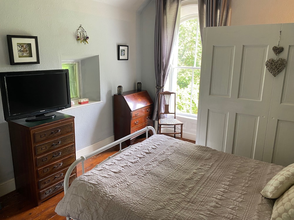 Fabulous 6 Bedroom Victorian Period House