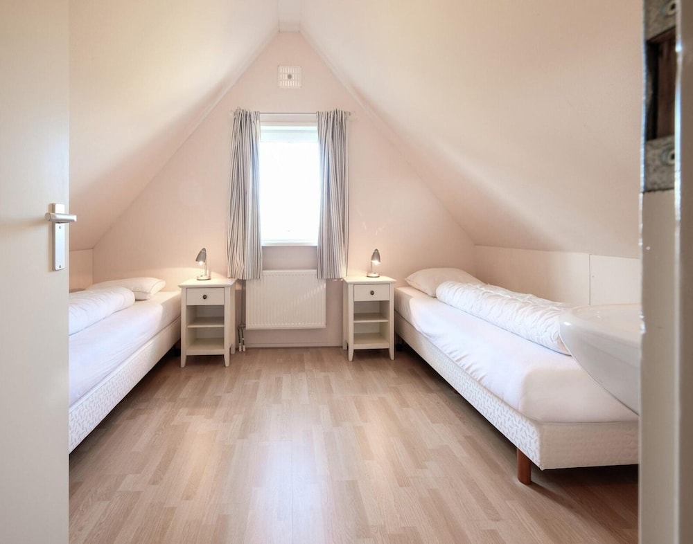 Charming Villa With Terrace Near Forest
