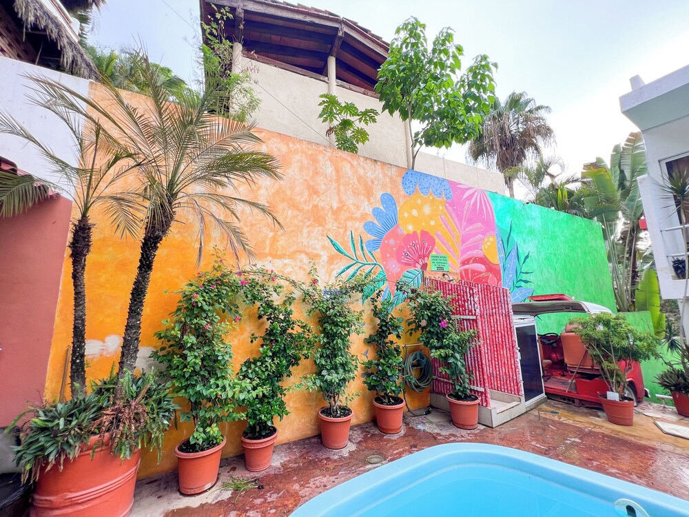ITH Sayulita Amazing Surf Hostel
