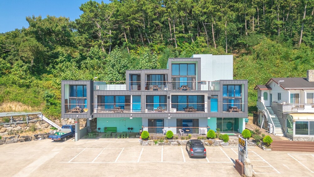 Youngduk Cube Pension view 2